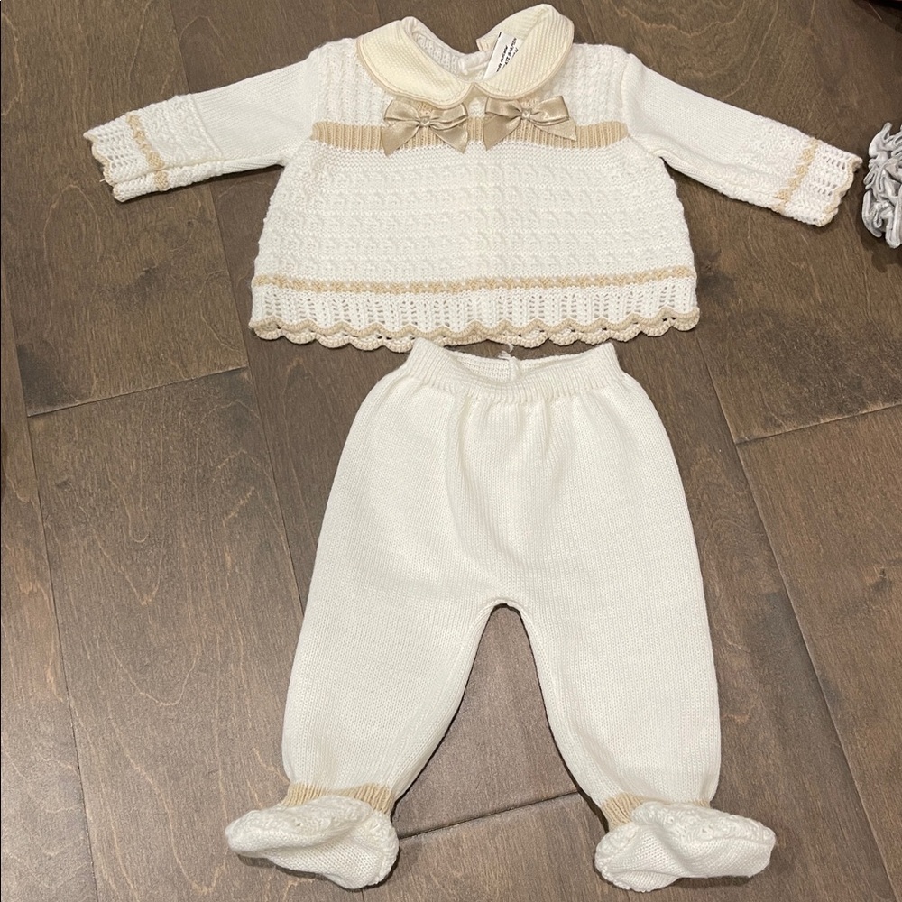 NB Adorable Cream Knit Baby Outfit
